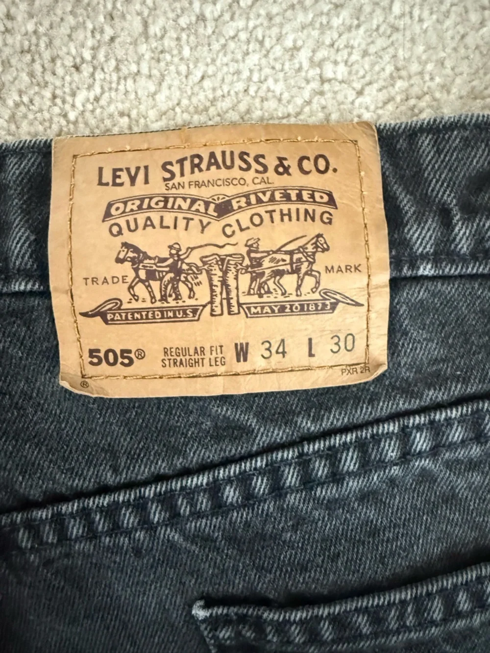 Vintage 90s Levis 505 Jeans Straight Leg 34x30 Black Faded Denim Orange Tag